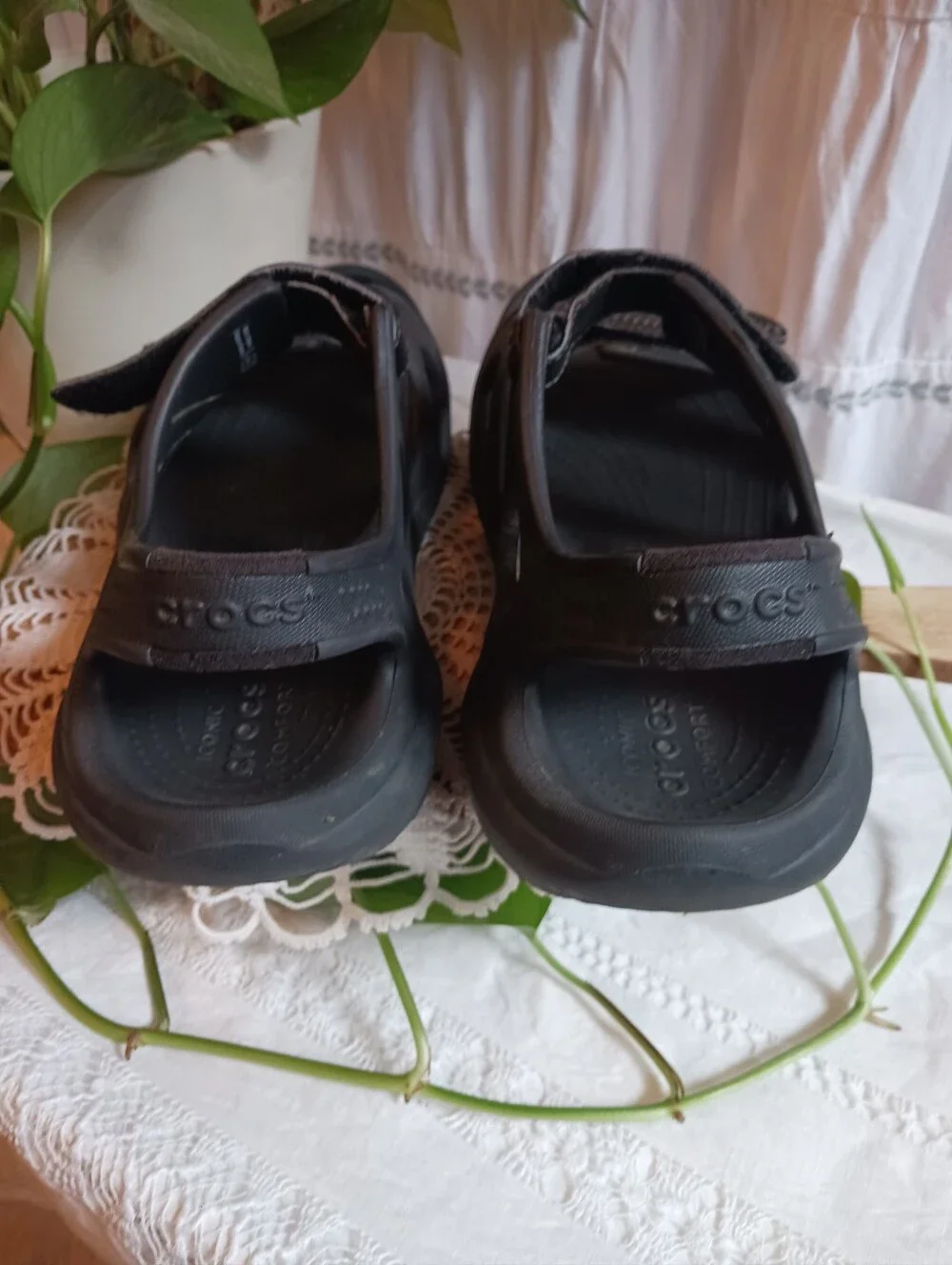 Ionic Comfort Crocs Men 11 Black Velcro Straps Good Condition Soles And Footbed
